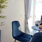 Apartment Bluecharme Modern Quartu SantʼElena
