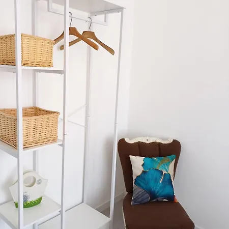 Bluecharme Modern Apartment